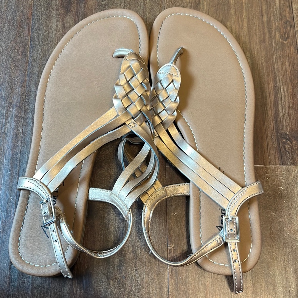 American Eagle Rose Gold Sandals size 7